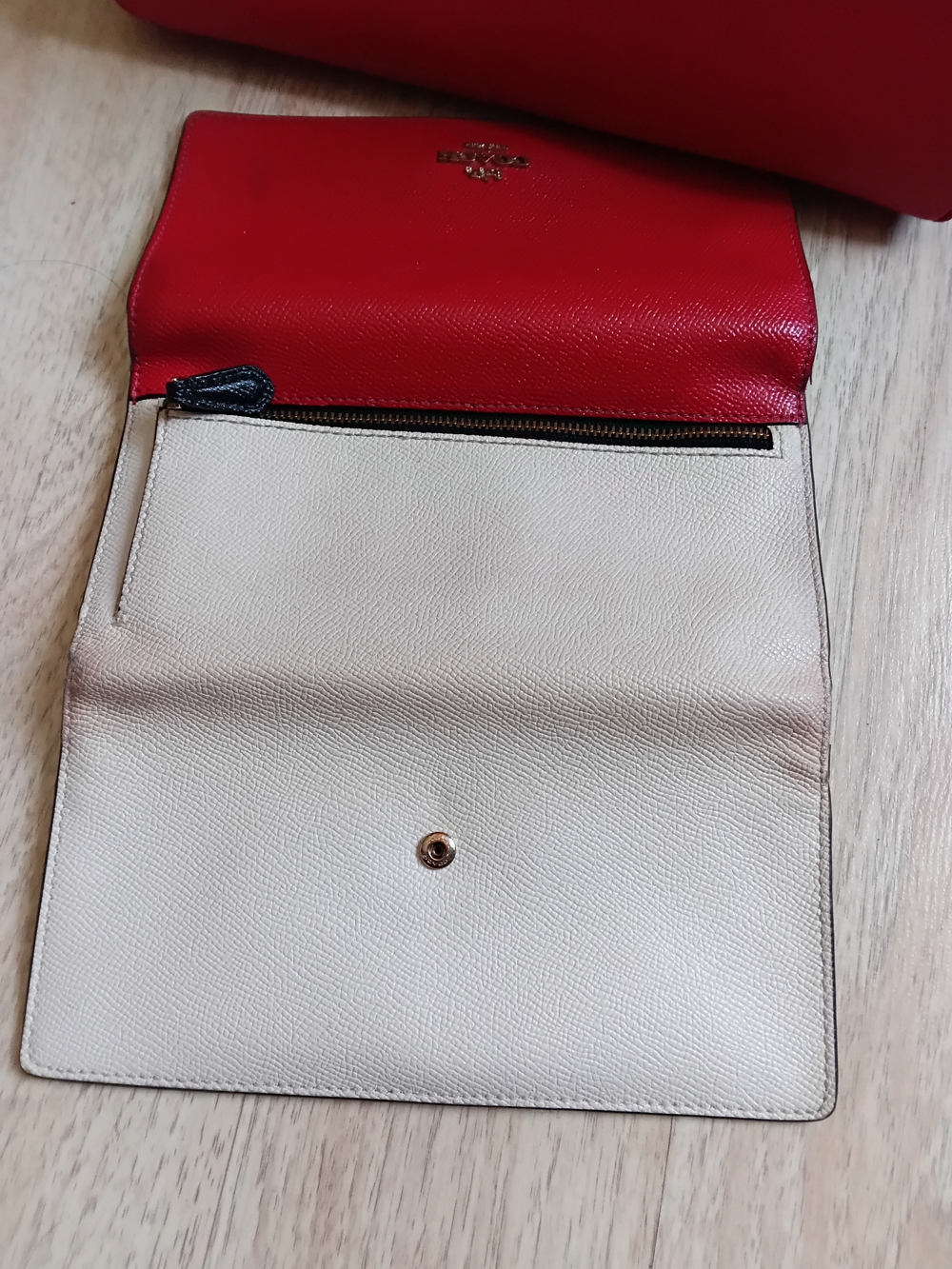 Coach Red and White Leather Satchel with Matching Wallet - Picture 9 of 16